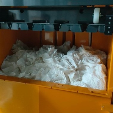 Papier in Papierpresse