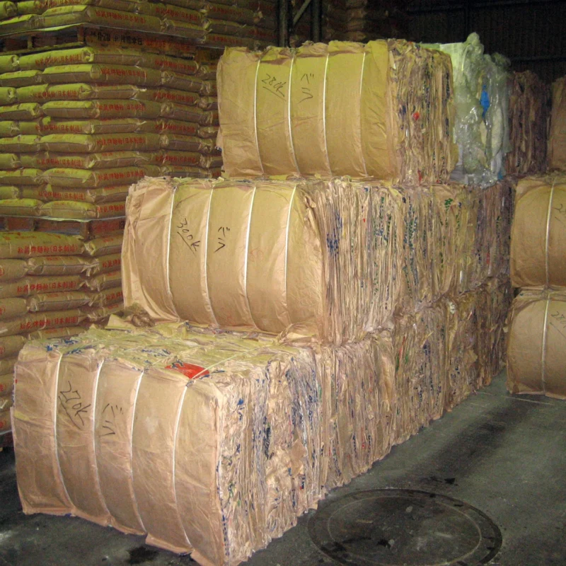 Mit Papierptresse gepresste Papiertüten